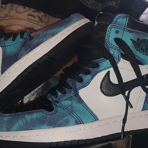 Duplicate Jordans 1s